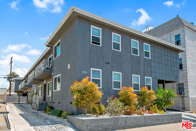 Building Photo - 206 N St Andrews Pl