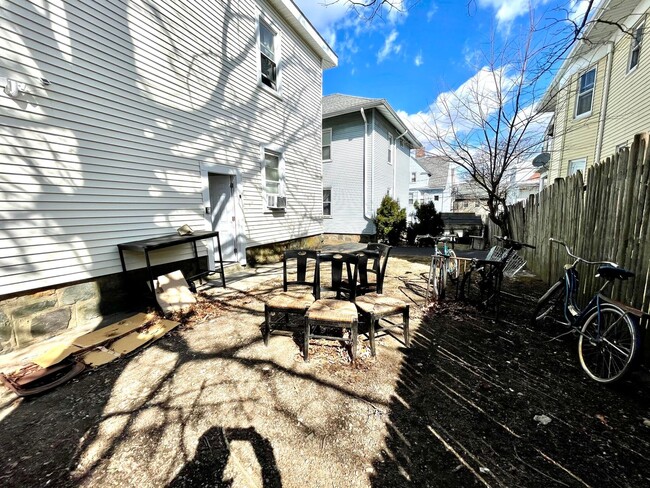 Great 6Br/2Bth apartment. Walk to Green Line, only few stops to BU! - Great 6Br/2Bth apartment. Walk to Green Line, only few stops to BU!