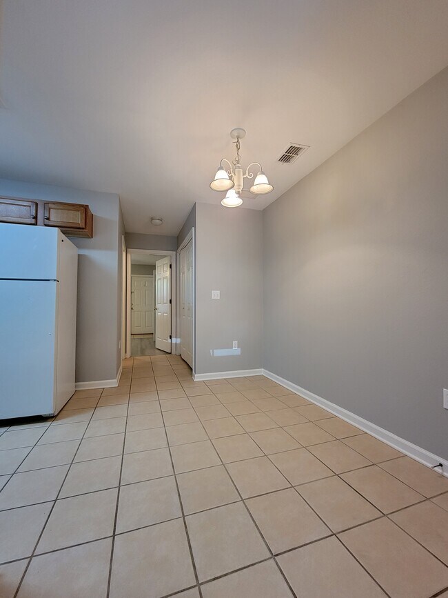 Building Photo - 4434 Gearhart Rd