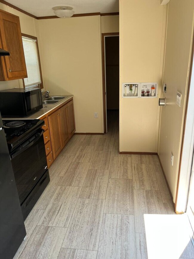 Foto del edificio - 1 bedroom/1bathroom home in the Star Dust Manufactured Home Community.