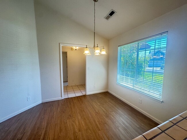 Foto del edificio - 3 bed 2 ba house in S. Yuba City
