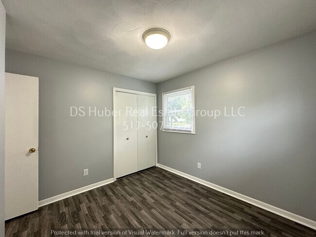 Foto del edificio - 5916 Piper Ave