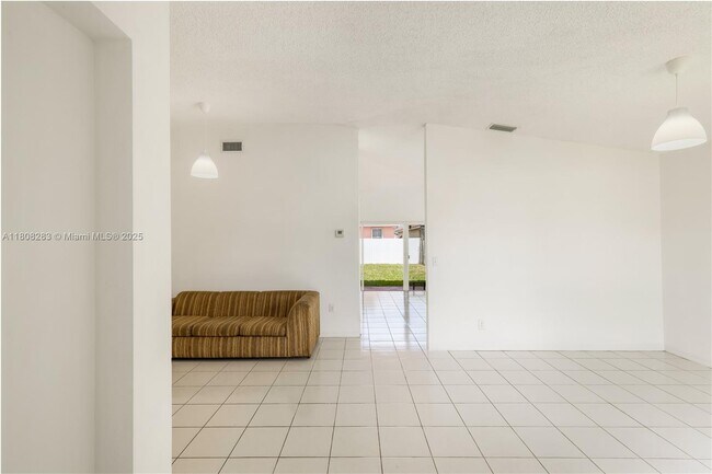 Foto del edificio - 1062 NW 134th Pl