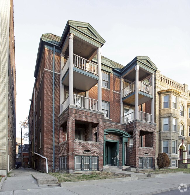 Building Photo - Fee Apartments