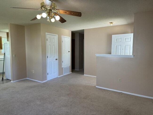 Building Photo - 104 Benttree Ct