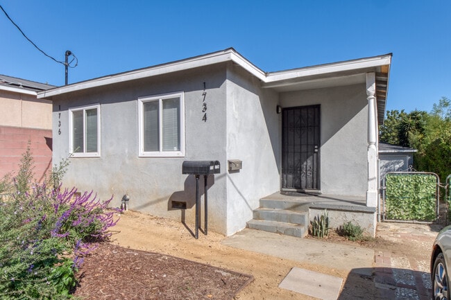 Foto del edificio - 1734 Eudora Ave