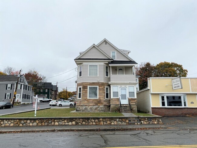 Building Photo - 131-133 Lowell St