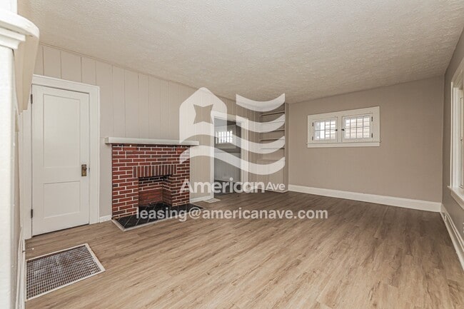 Building Photo - 821 Catalpa Dr.