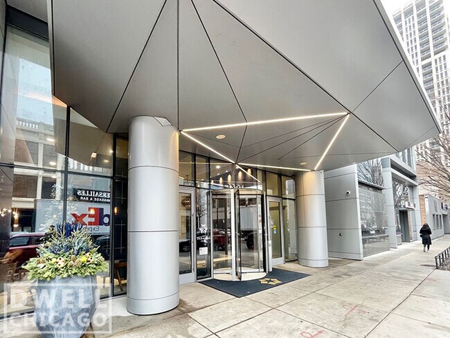 Building Photo - 1335 S Michigan Ave