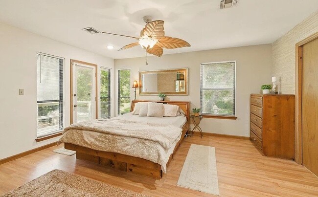 Building Photo - 5281 Pimlico Dr