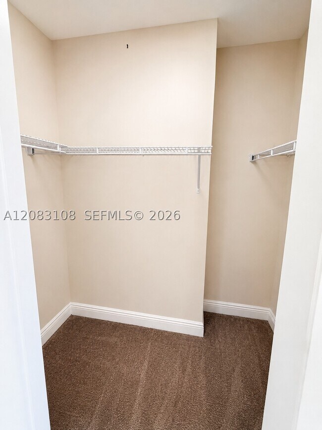 Building Photo - 2681 N Flamingo Rd