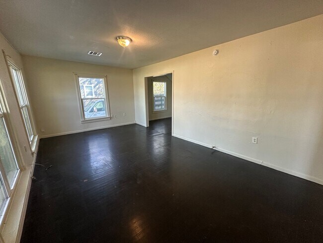 Foto del edificio - 4008 Beverly Dr