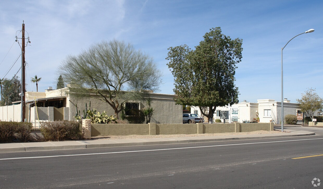 Building Photo - 17204 N 63rd Ave
