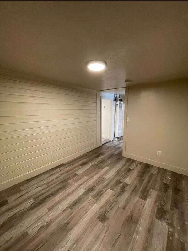 Foto del edificio - 951 N Redwood Rd