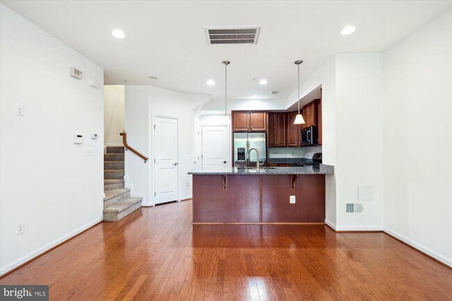 Building Photo - 5460 Stream Bank Ln