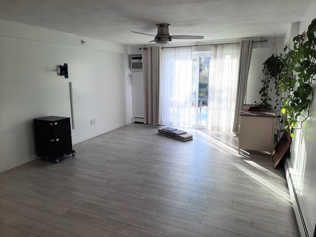 Building Photo - 56 Townsend St