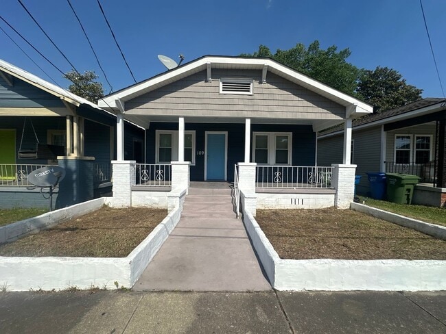 Charming Downtown Gem with Walkable Location Near Soda Pop District - Pet Friendly! - Charming Downtown Gem with Walkable Location Near Soda Pop District - Pet Friendly! House