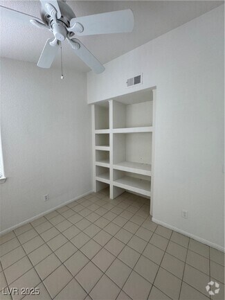 Building Photo - 9224 Kentucky Oaks Dr