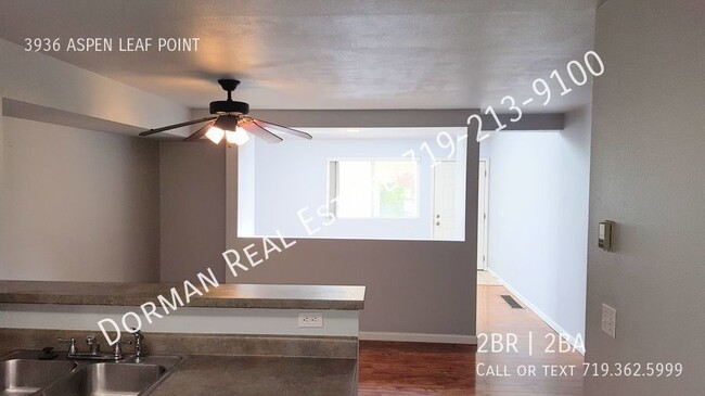 Building Photo - Townhome with Fireplace & Garage