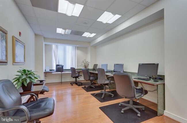 Foto del edificio - 2726 Gallows Rd