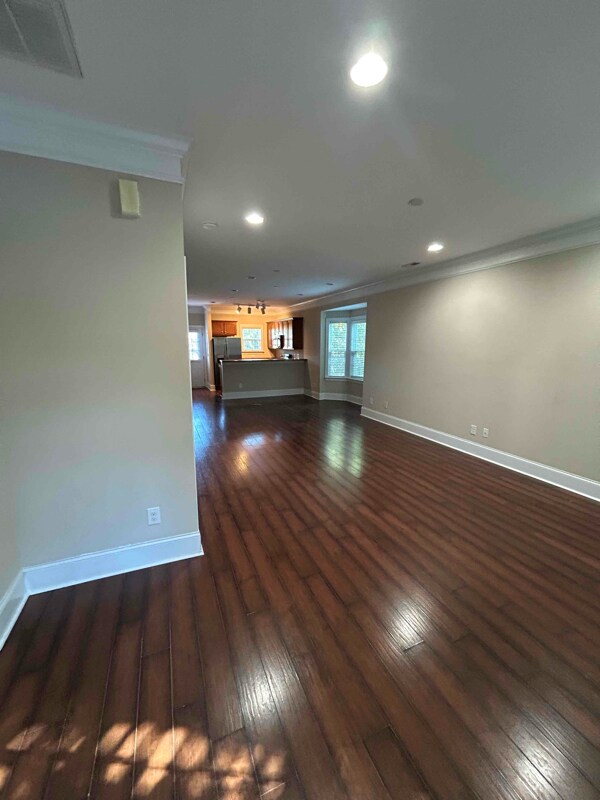 Building Photo - 400 Armour St