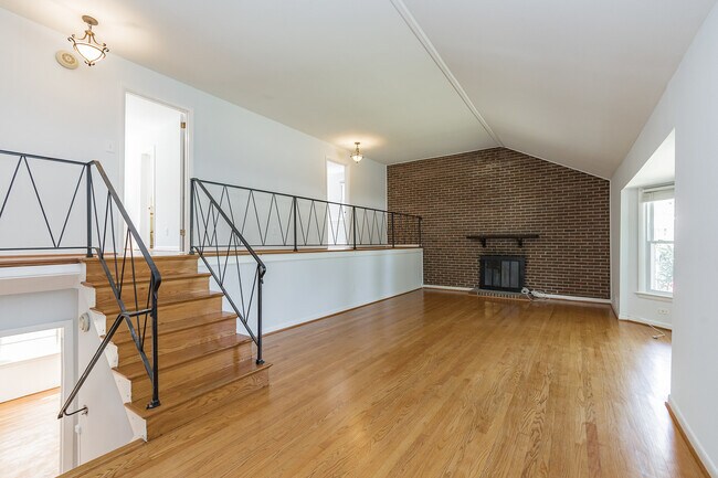 Foto del edificio - 8014 Karl Rd