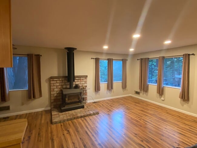 Building Photo - 2015 El Dorado Dr