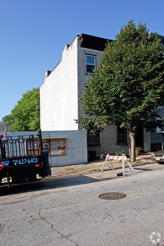 Primary Photo - 22 4th St