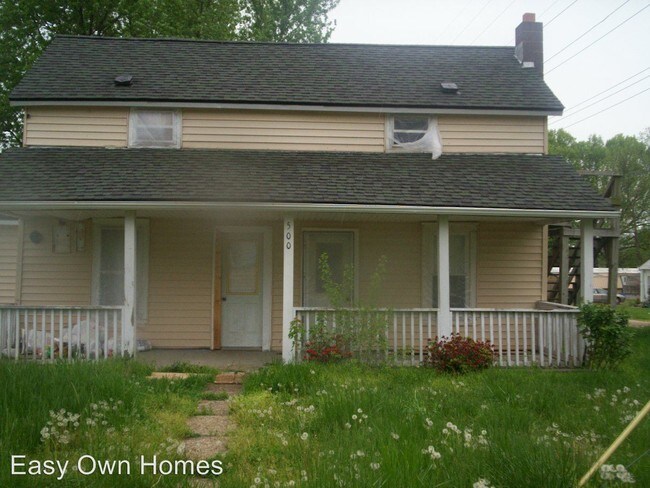 Foto del edificio - 3 br, 1 bath House - 500 E. First St.