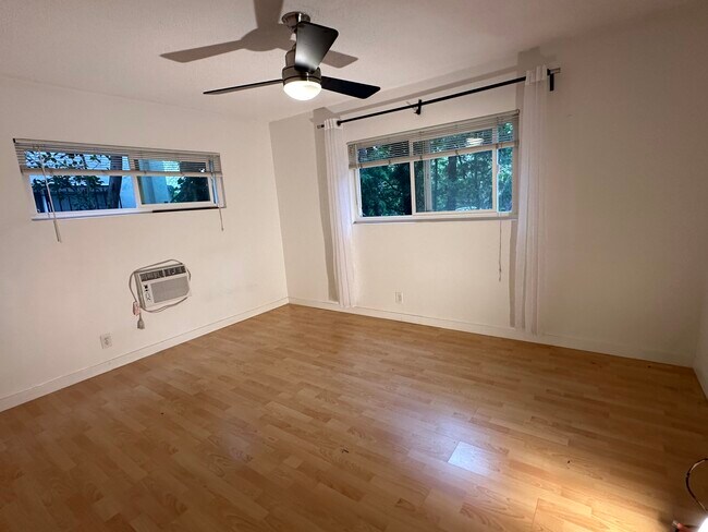 Foto del edificio - 6108 Romaine St