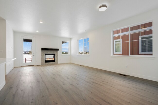 Building Photo - 2016 Moon Rise Dr