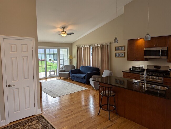 Building Photo - 22 Snowberry Cir