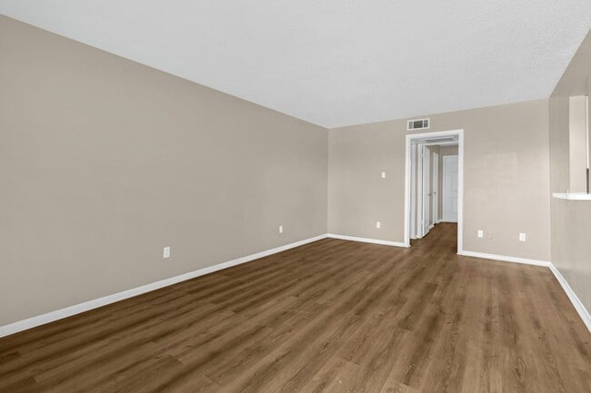 Interior Photo - Hickory