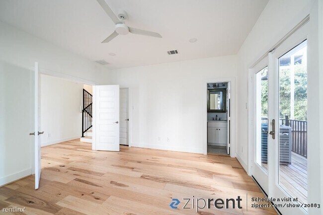 Building Photo - 3 br, 3.5 bath Townhome - 2536 Ohsfeldt St...