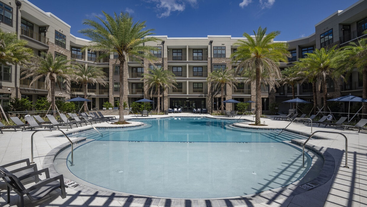 BARLOW Apartments in Jacksonville, FL