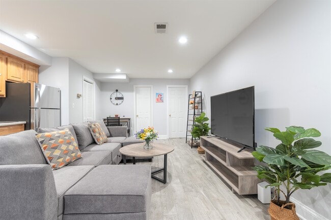 Living Room - 41 Florida Ave NW