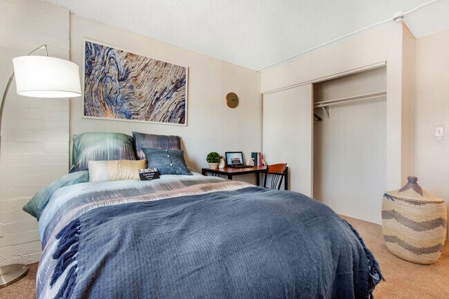 Foto del edificio - Campus Crossings on 8th Street