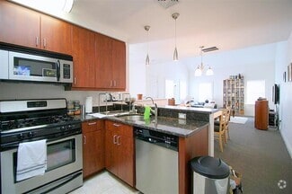 Building Photo - 157 Auburn St