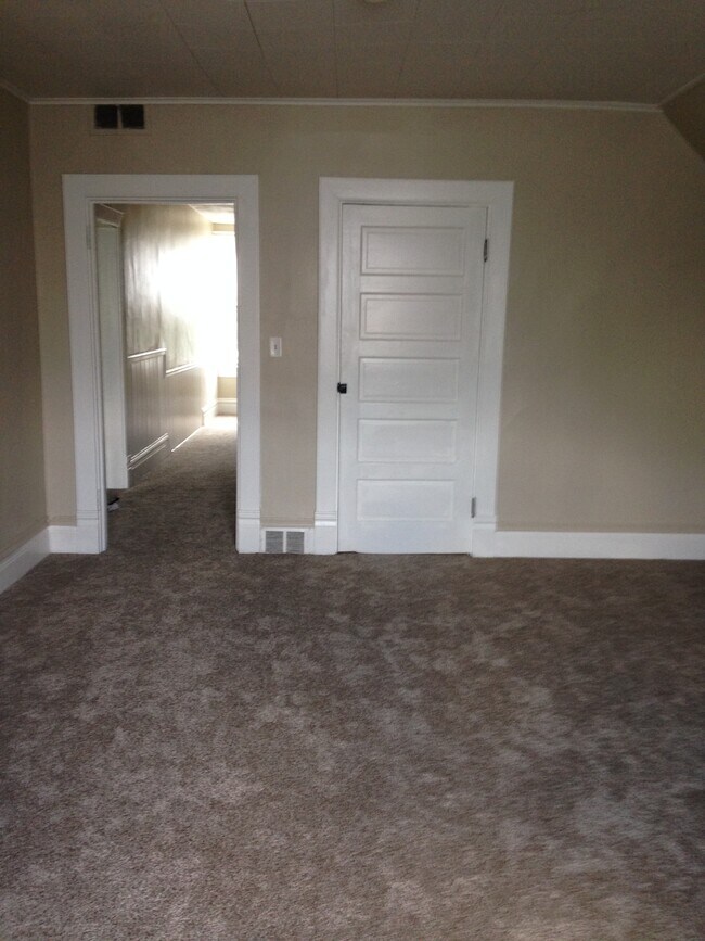 sala de estar - 1304 Ridge Ave