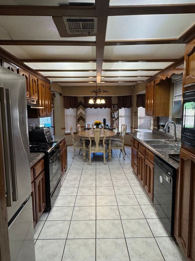 Foto del edificio - Great Location - 3Bed 2Bath House