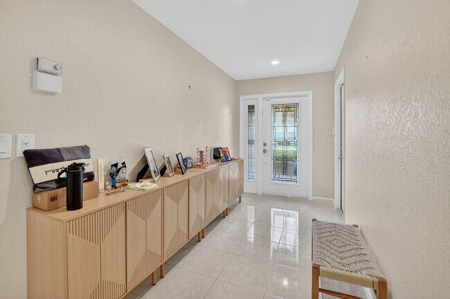 Foto del edificio - 10065 Camelback Ln