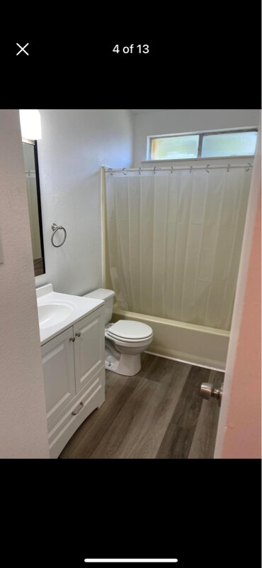 Building Photo - 1402 Rose Ave