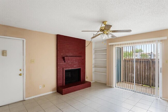 Foto del edificio - 3919 Fairmont Pkwy