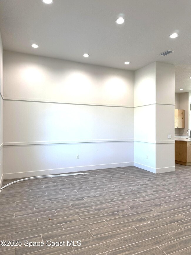 Foto del edificio - 2841 Edington Dr