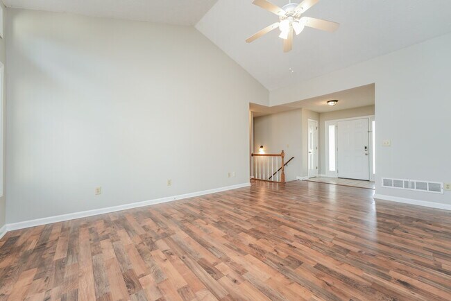 Foto del edificio - 405 Clearwater Pl