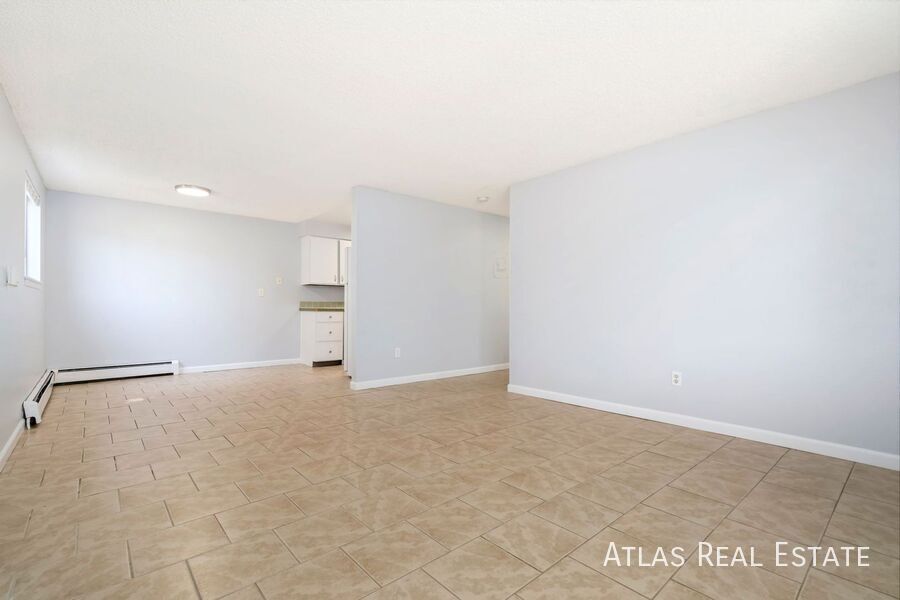 Foto principal - 4445 Stover St