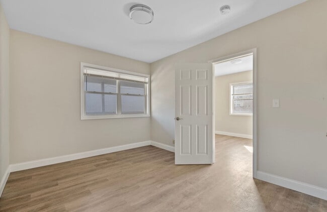 Foto del edificio - 474 E Norwich Ave