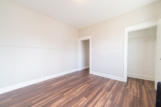 Building Photo - 426 W Peach St