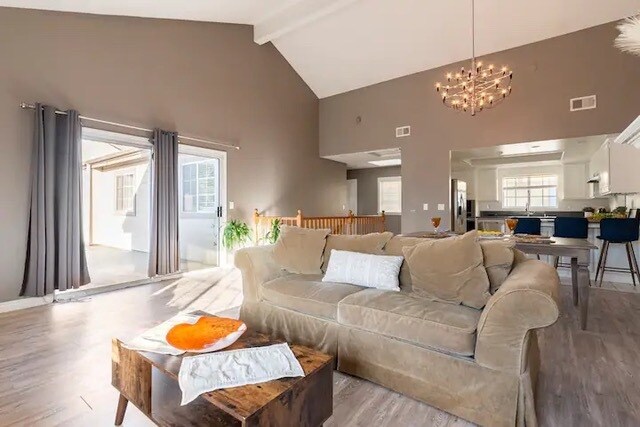 Foto del edificio - 2603 Vanderbilt Ln