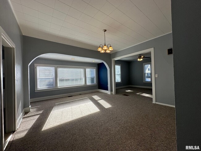 Building Photo - 146 N State St